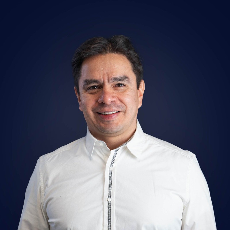 CÉSAR BUSTAMANTE's avatar